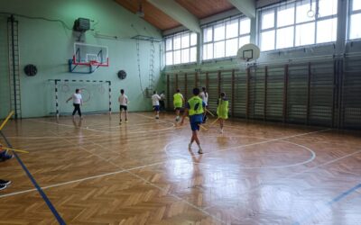 Metloboj u dvorani: A2 program kroz interdisciplinarno učenje i igru